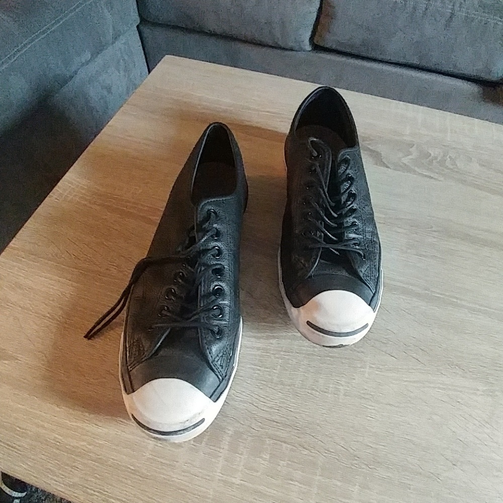 Classic black leather converse